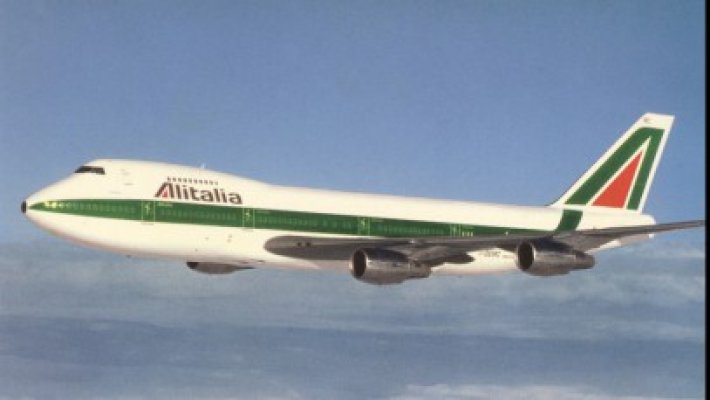 Scandal monstru la Alitalia. Zeci de angajaţi reţinuţi pe motiv ca au furat din bagaje
